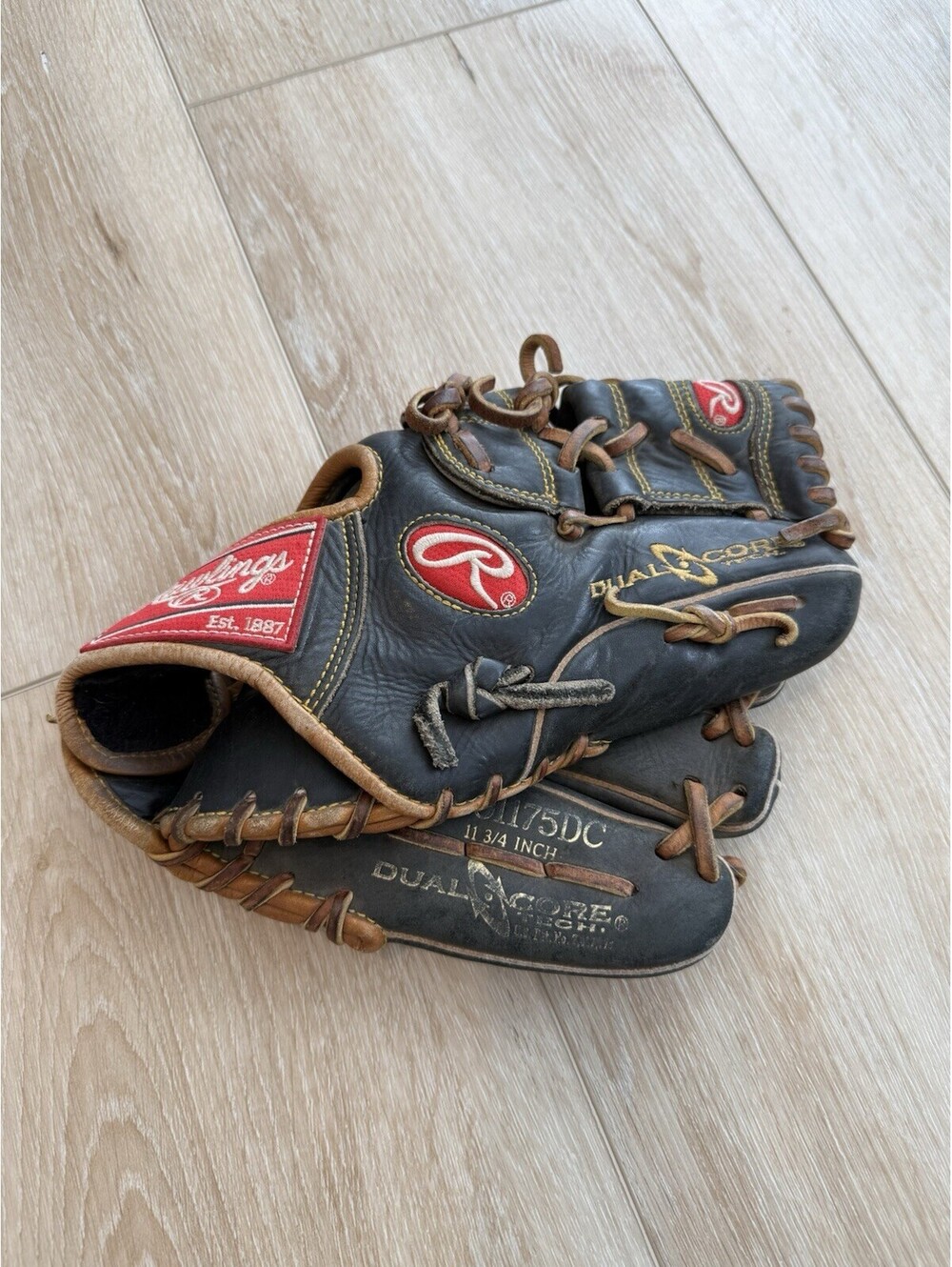 Rawlings Dual Core Heart Of The Hide 11.75” RightThrow Glove